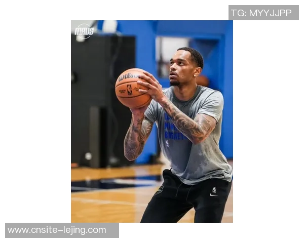 全队齐心协力专注训练独行侠官方分享精彩瞬间